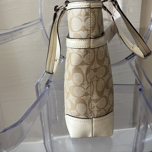 NEW Coach Monogram Canvas Tote - Picture 4 of 5